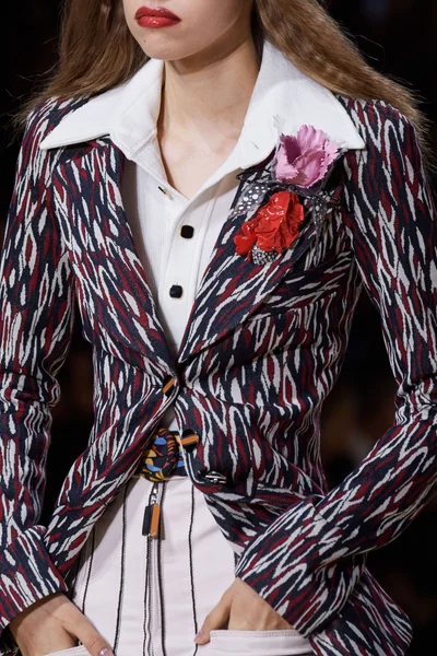 Look 12